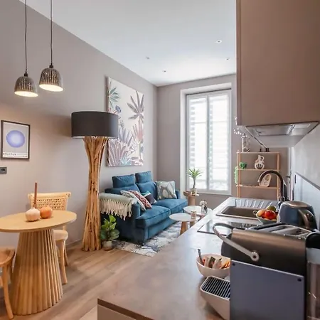 #61 1 Bdr Rossini Balcony Ac Apartment *