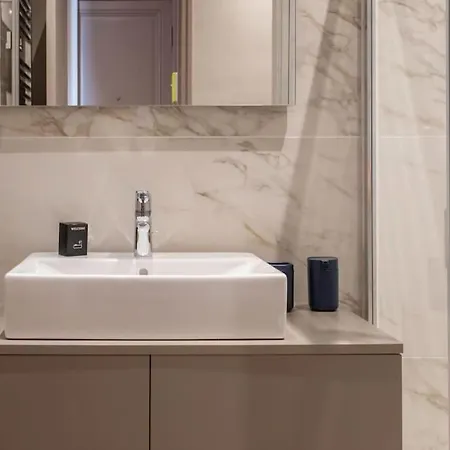 #61 1 Bdr Rossini Balcony Ac Apartment Nice