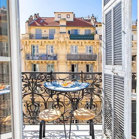 #61 1 Bdr Rossini Balcony Ac *