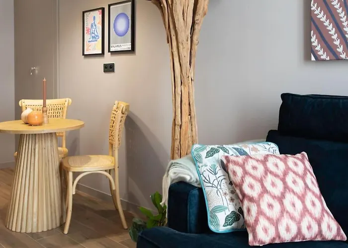 #61 1 Bdr Rossini Balcony Ac