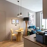 Lägenhet #61 Staywiz Us - 1 Bdr Rossini Balcony Ac