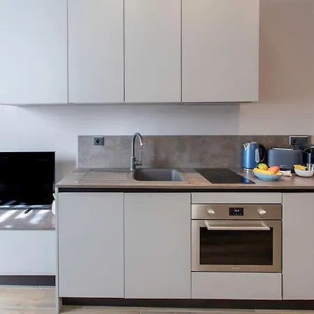 דירה #61 1 Bdr Rossini Balcony Ac *