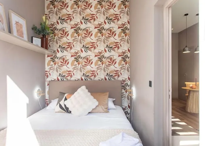 #61 1 Bdr Rossini Balcony Ac