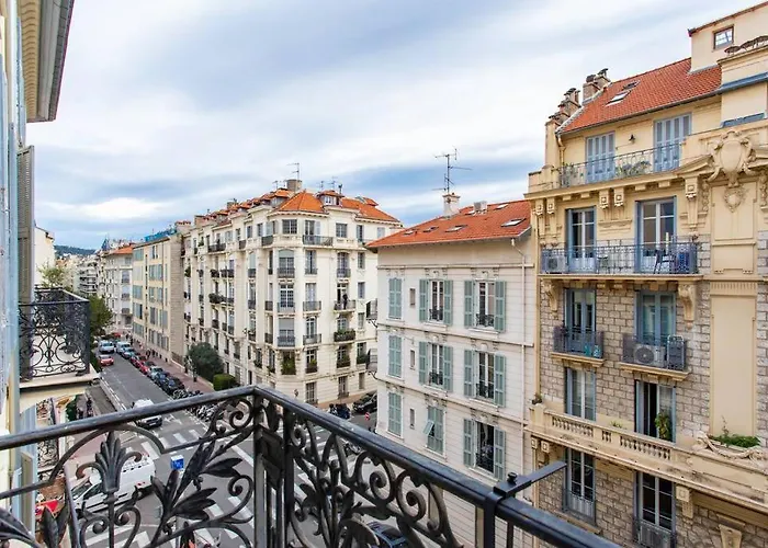 #61 1 Bdr Rossini Balcony Ac דירה