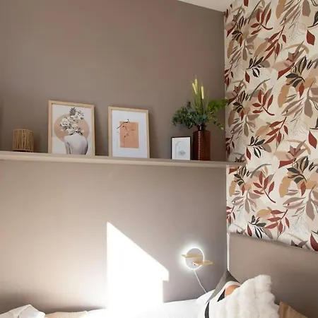 #61 1 Bdr Rossini Balcony Ac *