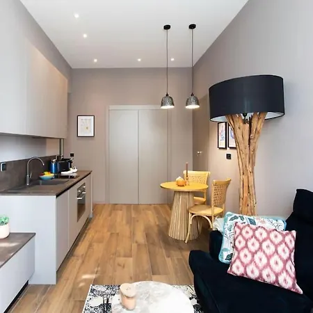 #61 1 Bdr Rossini Balcony Ac